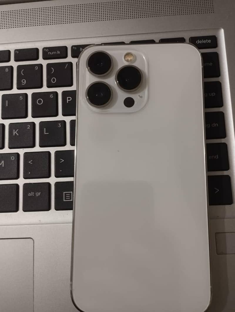 Apple iPhone 13 Pro 1