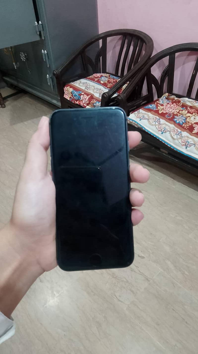 Apple iPhone 8 0