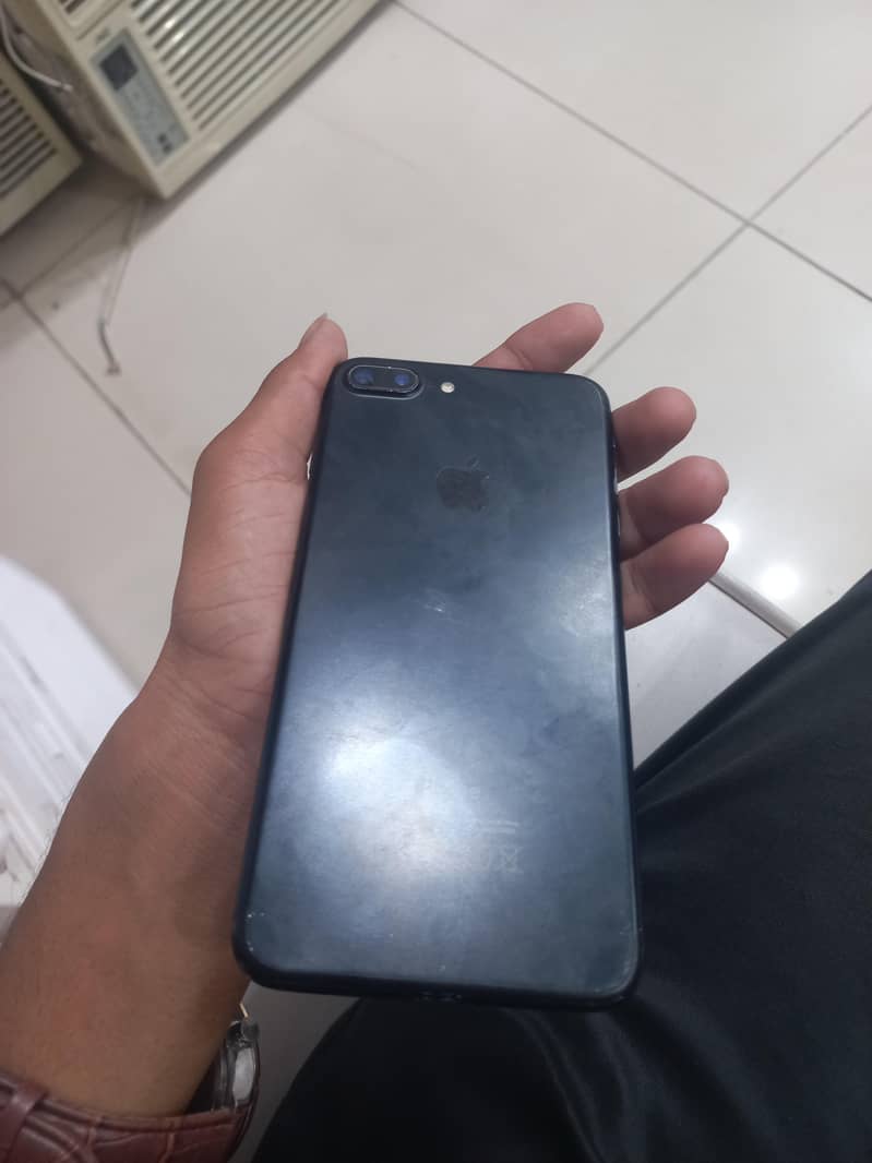 Apple iPhone 7 Plus 2
