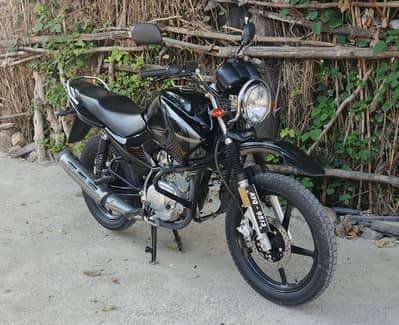 YAMAHA YBR 125G (Black Edition)