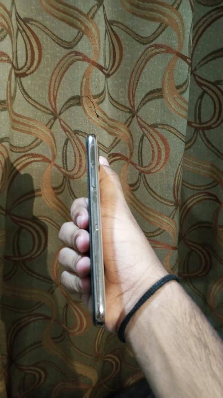 Apple iPhone XS 3