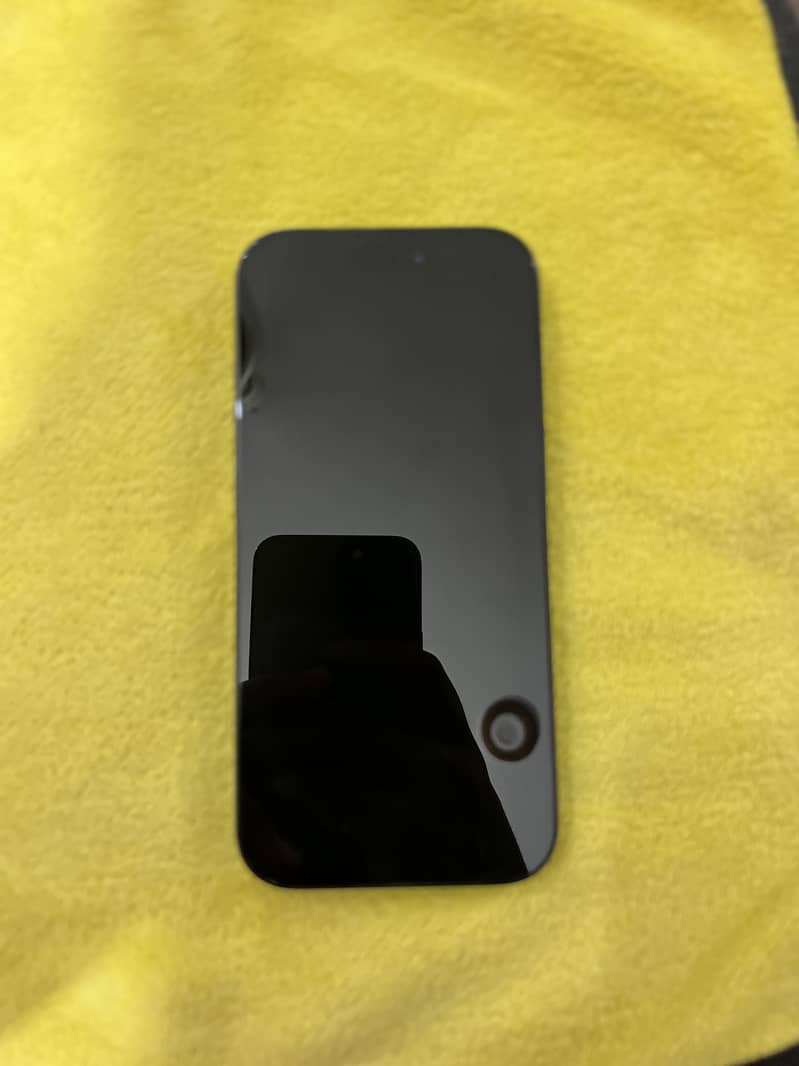 Apple iPhone 16 Pro 3