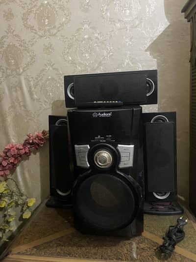 Audionic AD-9000 3.1channel multimedia speakersystem with accessories