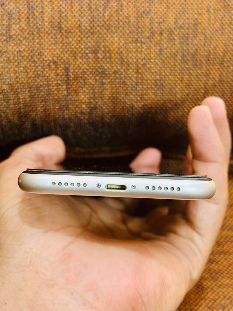 Apple iPhone 11 5