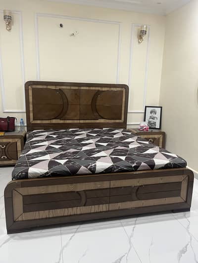 King size bed with side tables