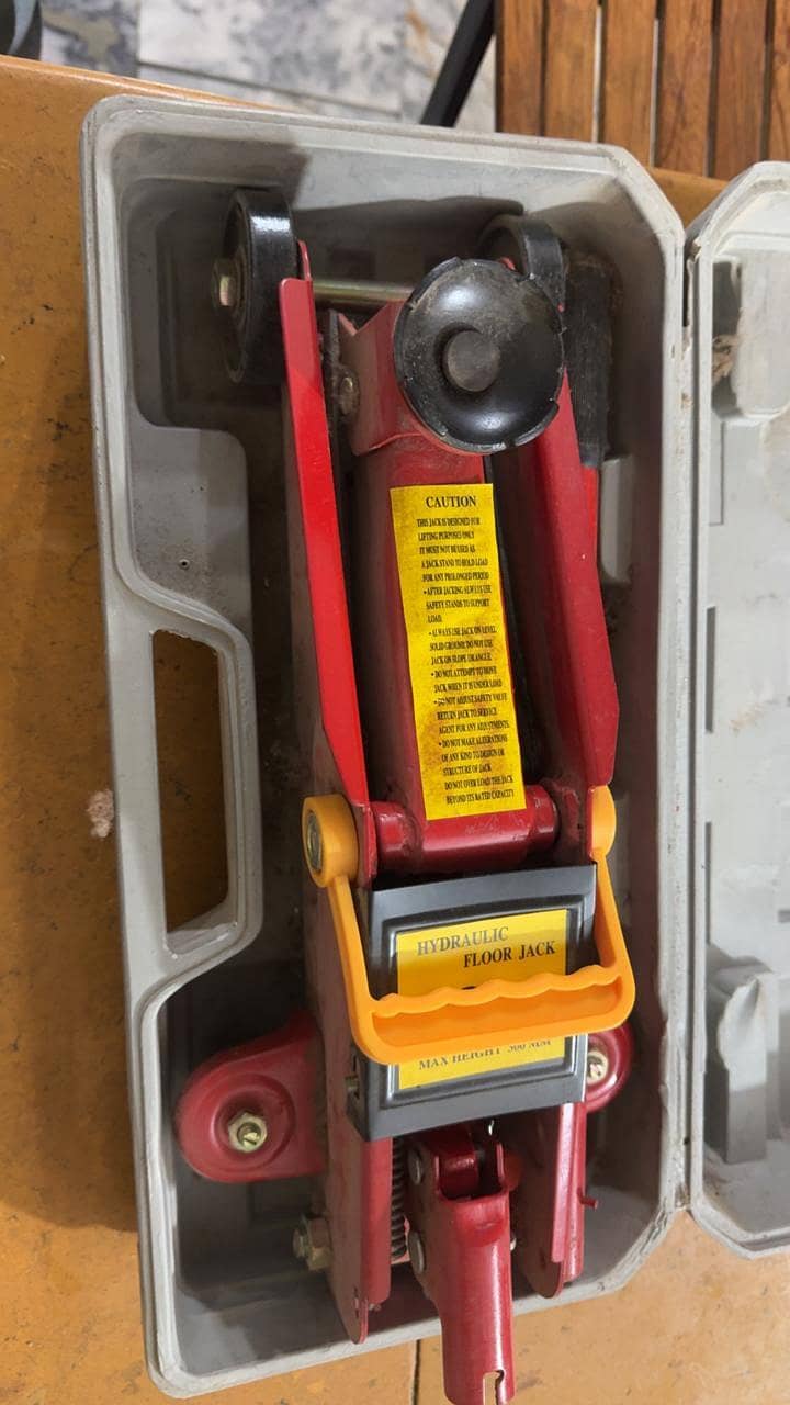 HYDROLIC JACK 0