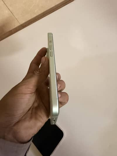 Apple iPhone 15