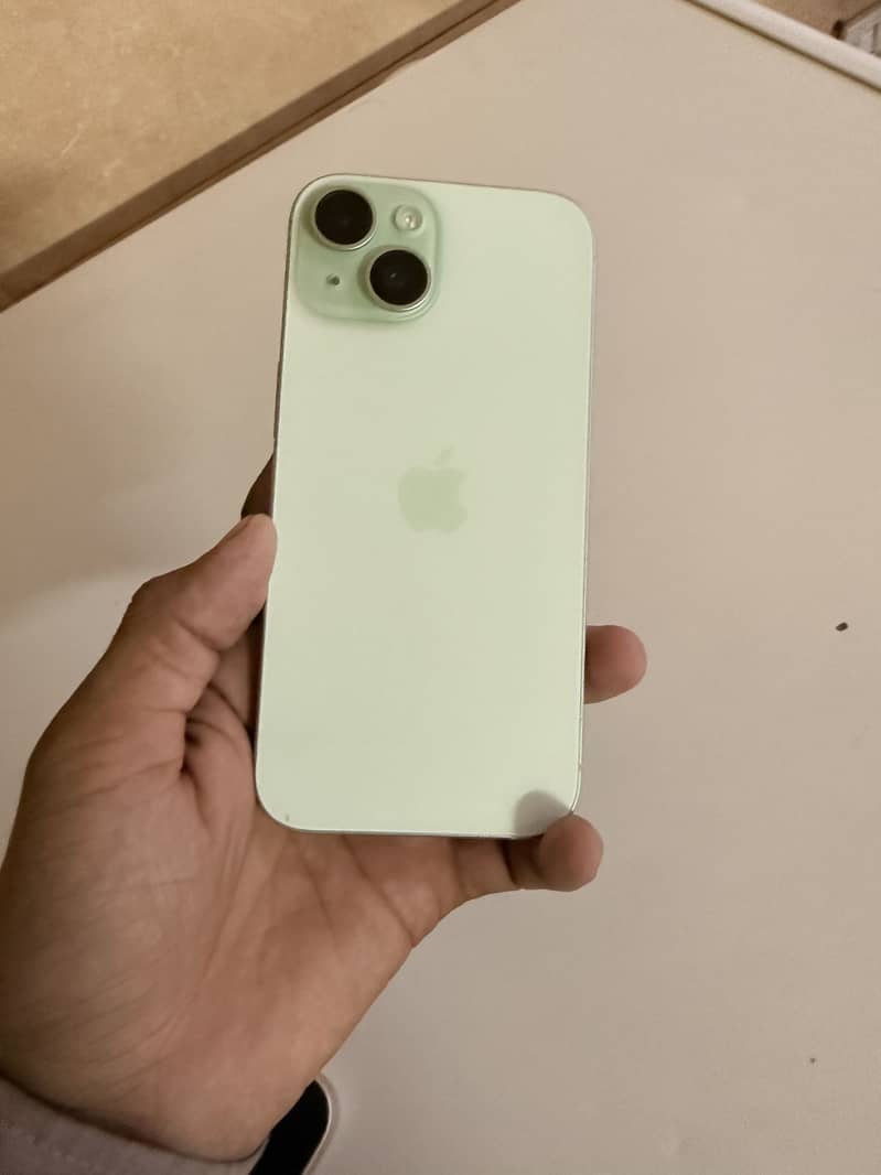 Apple iPhone 15 2