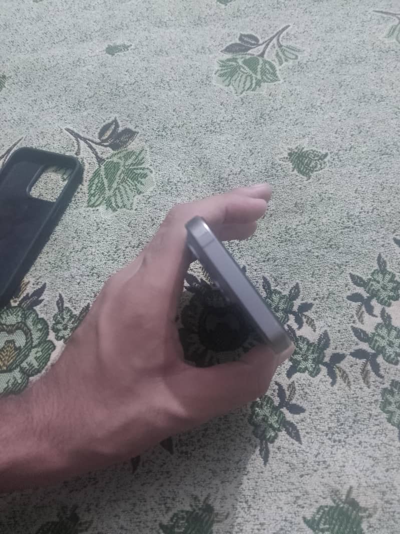 Apple iPhone 15 Pro 5