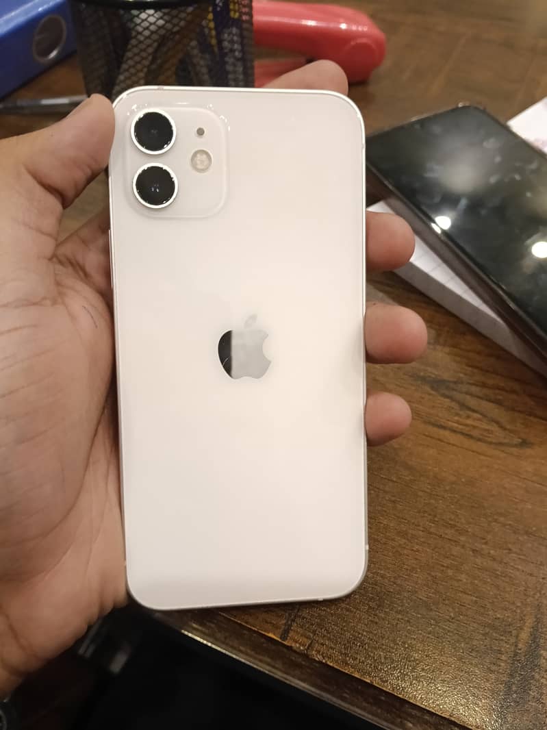 Apple iPhone 12 2