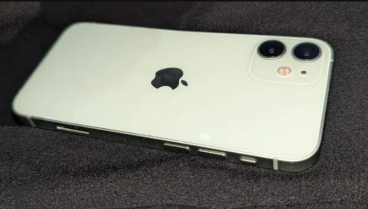 Apple iPhone 12 mini 3