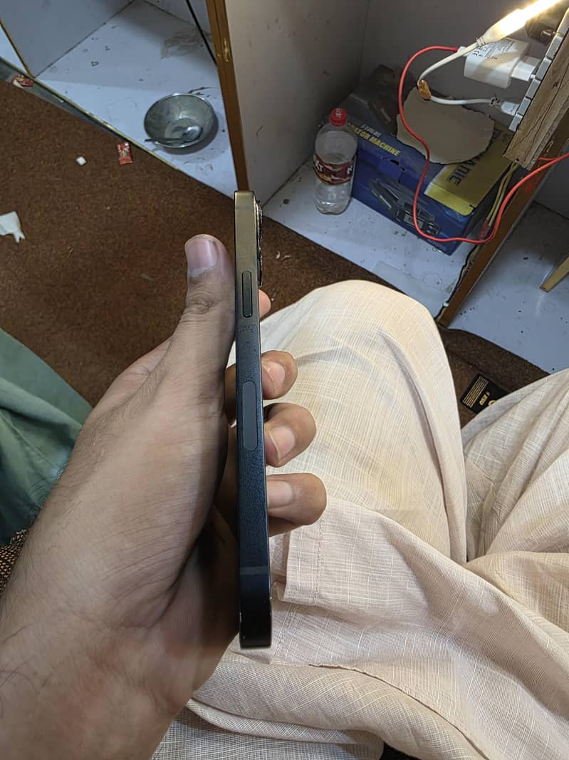 Apple iPhone 13 3