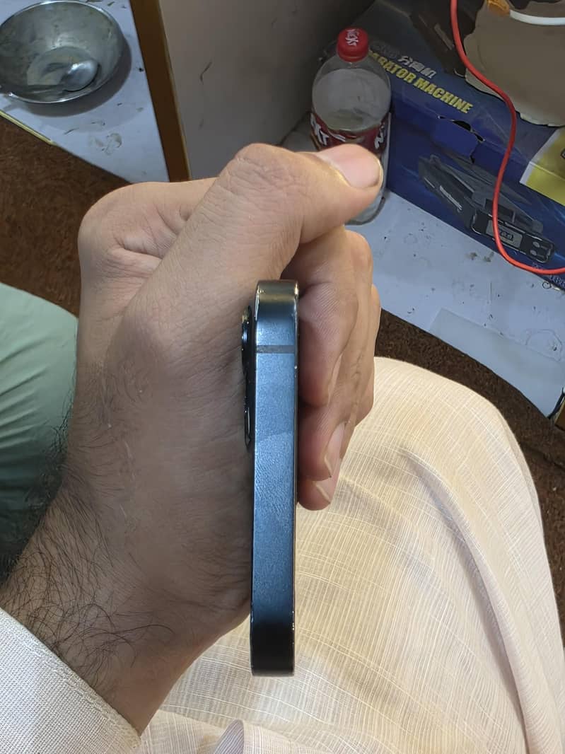 Apple iPhone 13 7