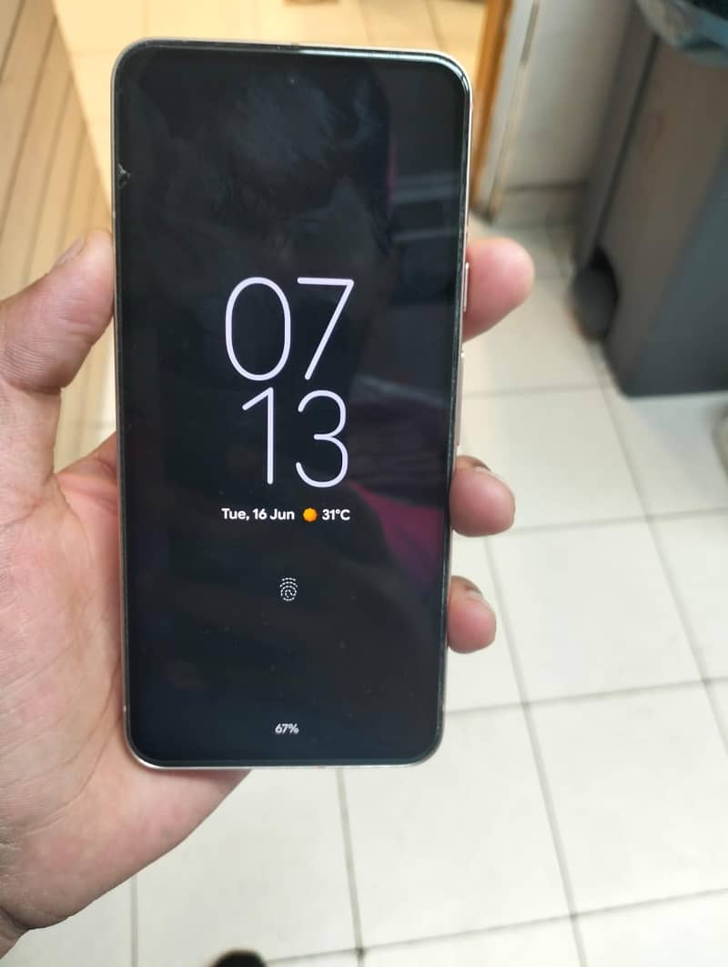 Google pixel 8 4