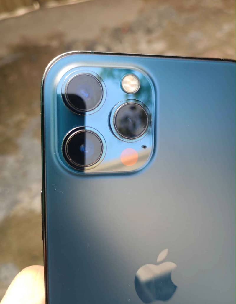 Apple iPhone 12 Pro Max 2