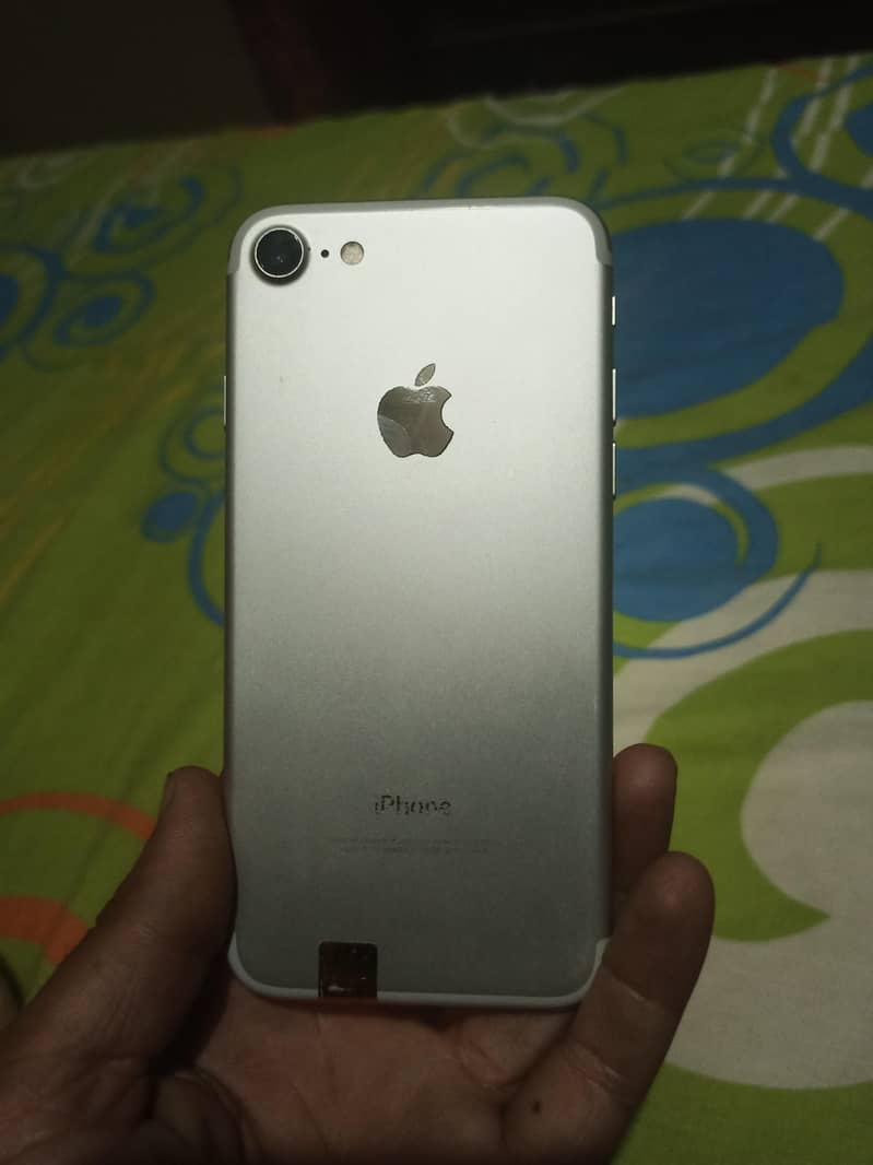 Apple iPhone 7 2
