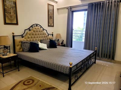 stylish King size Bed Almost new