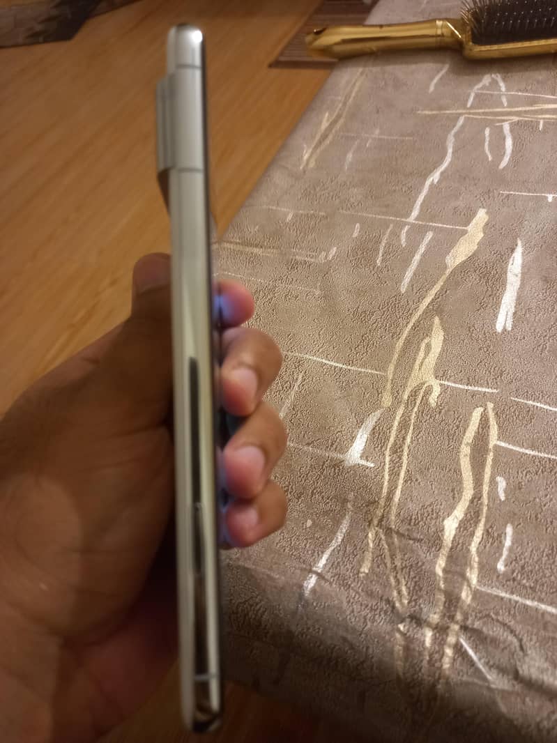 Google Pixel 8 Pro 2
