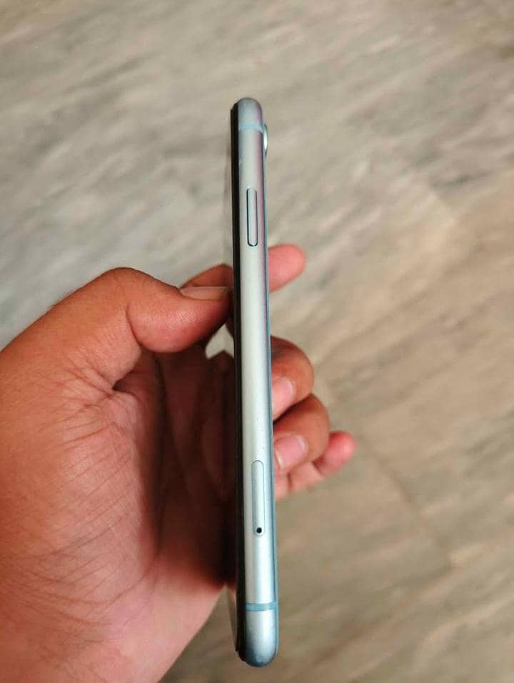 Apple iPhone XR 2