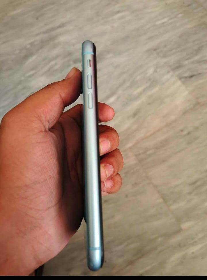 Apple iPhone XR 3