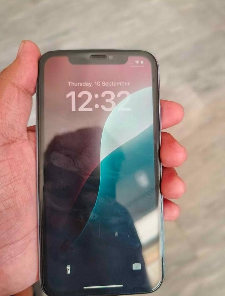 Apple iPhone XR 6