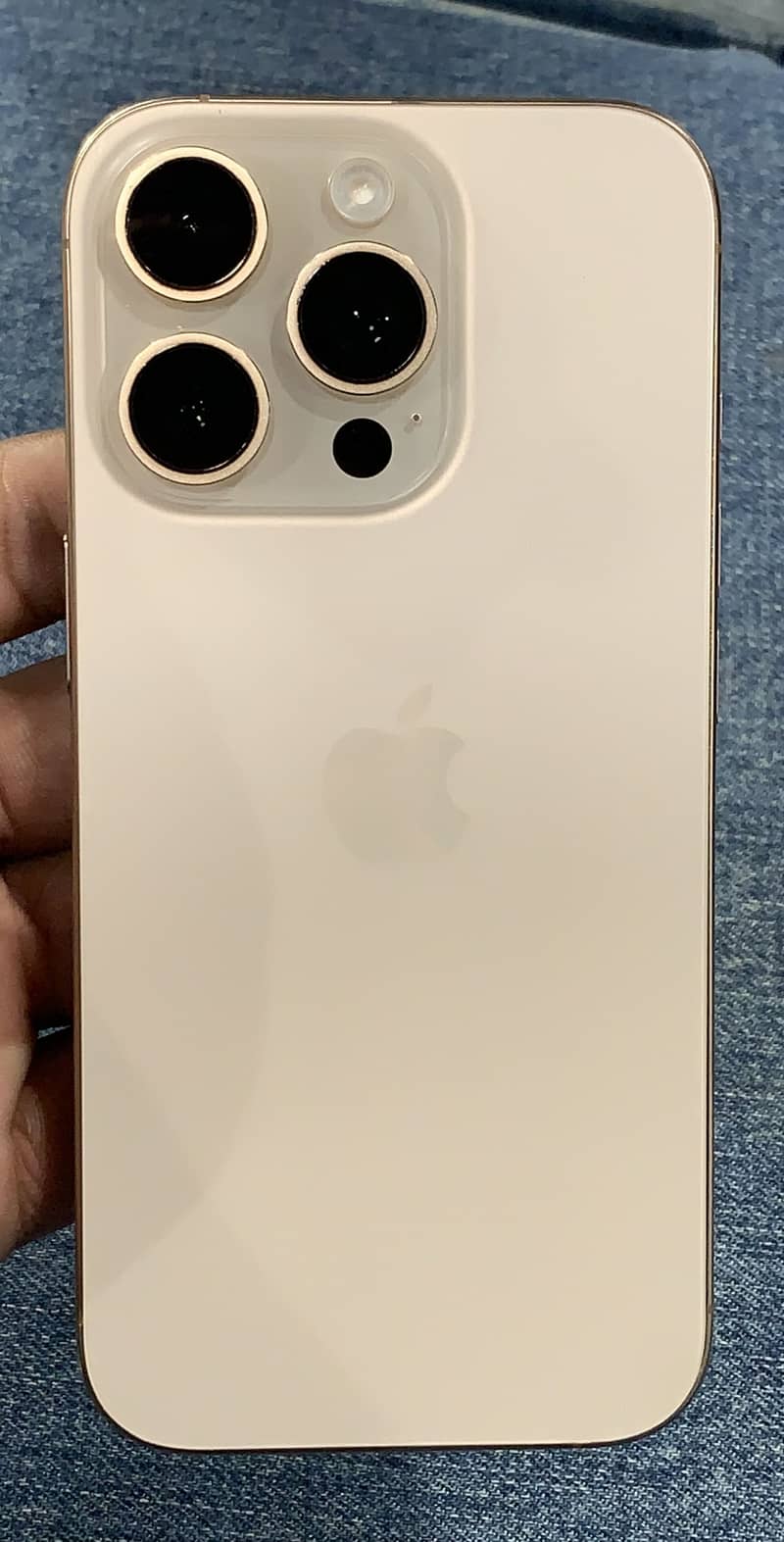 Apple iPhone 16 Pro 2