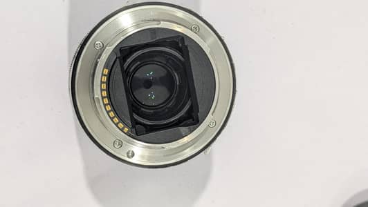 Sony full frame lance with box aperture 2.0.    call .  03112341102