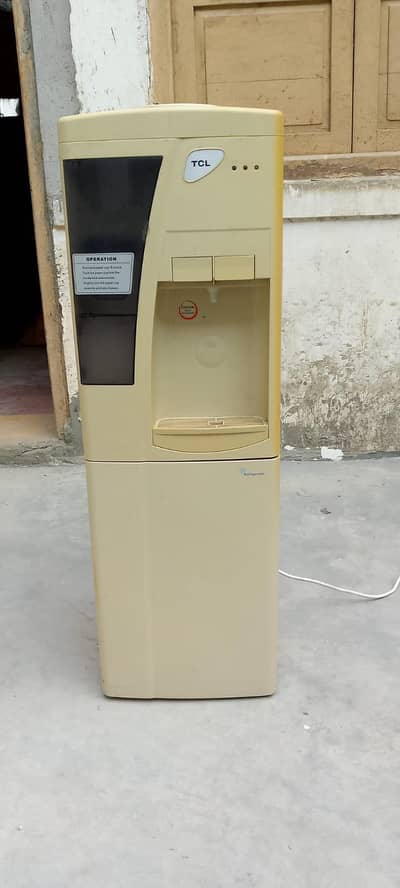 TCL Dispenser condition 10/9 chilled water all okk