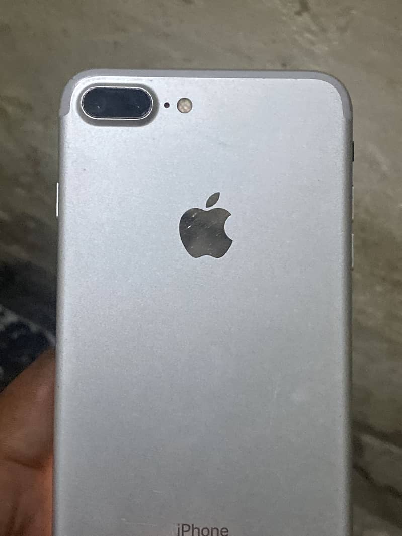 Apple iPhone 7 Plus 2