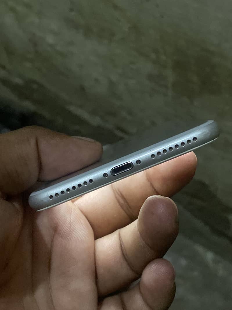 Apple iPhone 7 Plus 3