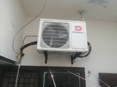 Dawlance split ac for urgent sale