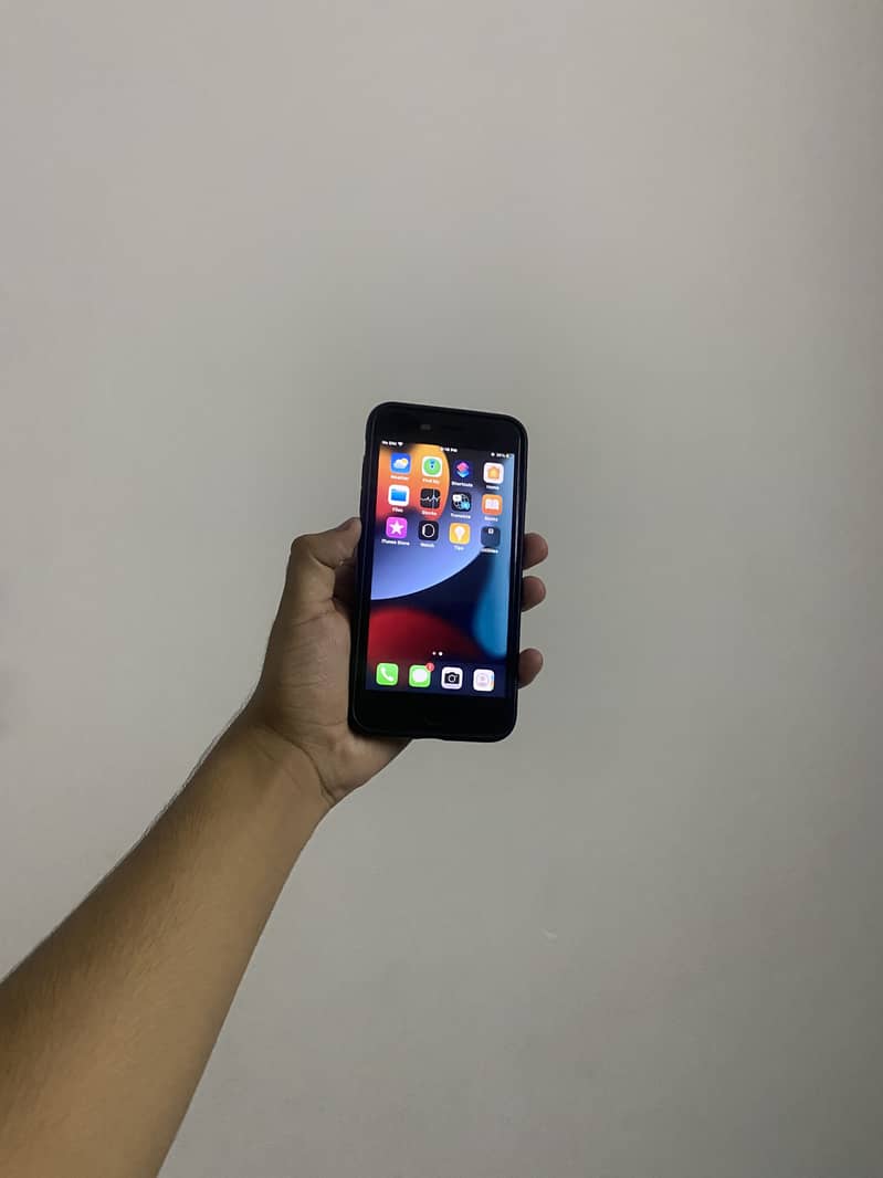 Apple iPhone 7 Plus 0