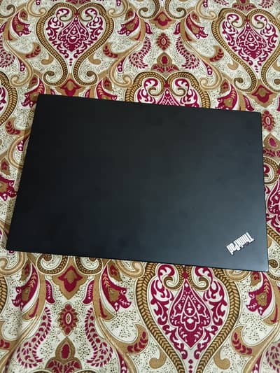 lenovo thinkpad t470 with free charger 10/9.5 condition