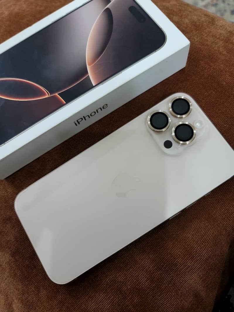 Apple iPhone 16 Pro Max 0