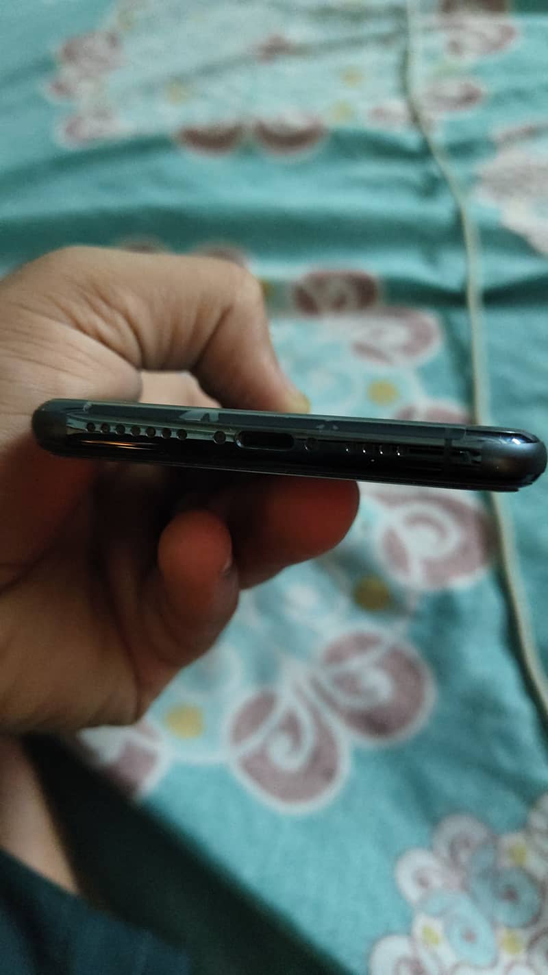 Apple iPhone 11 Pro Max 1