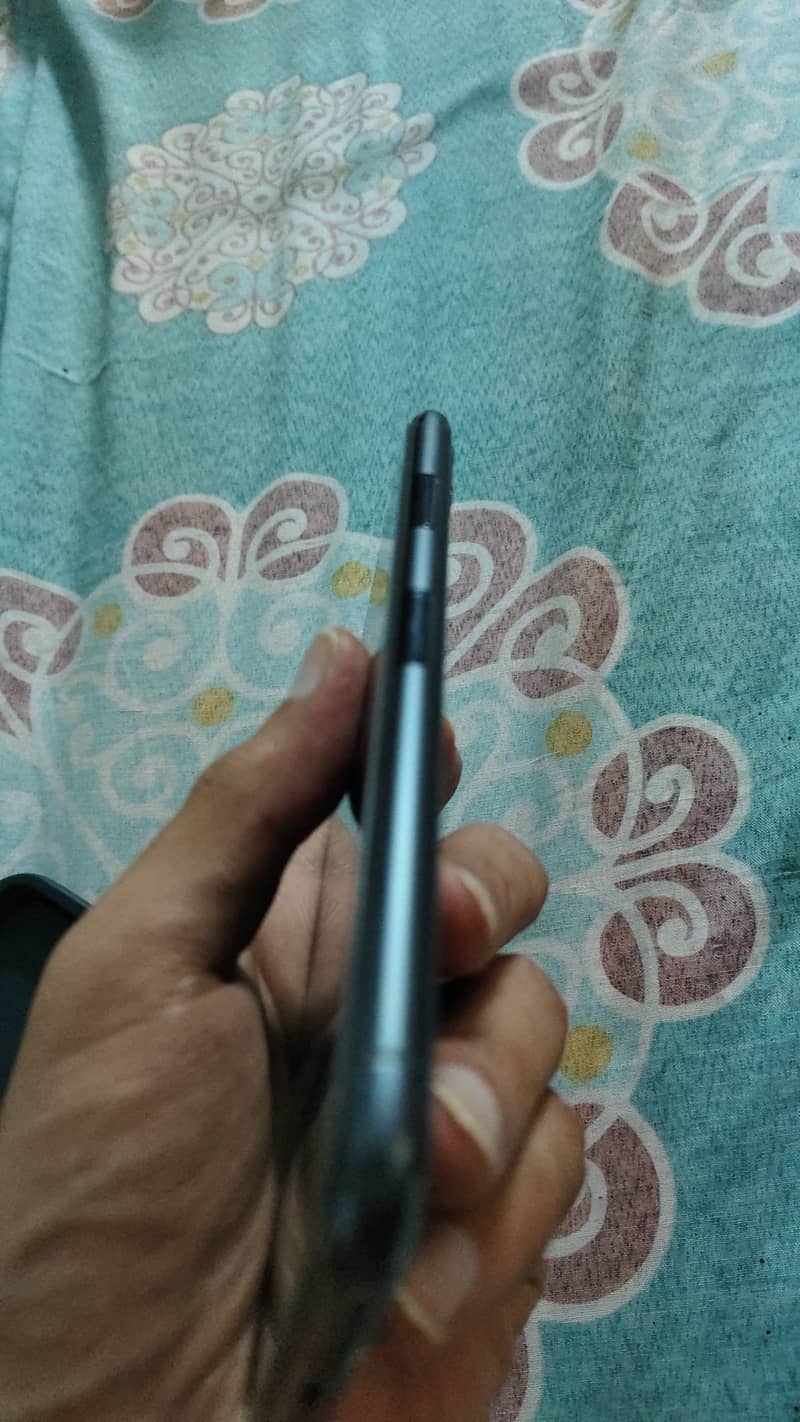 Apple iPhone 11 Pro Max 3