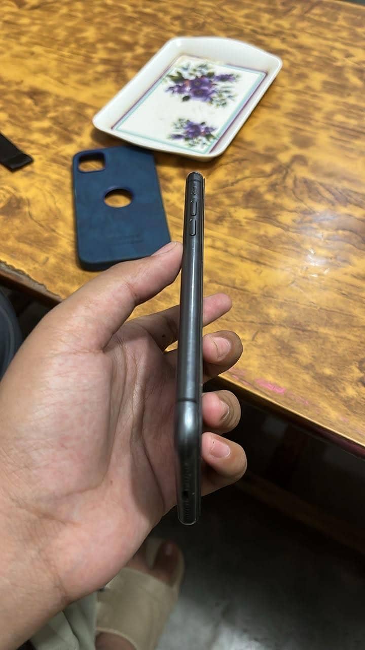 Apple iPhone 11 2