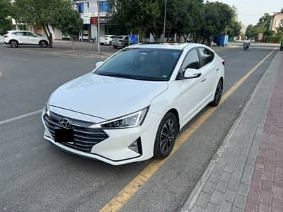Hyundai Elantra GLS 2022 2000cc first owner hyundai maintained