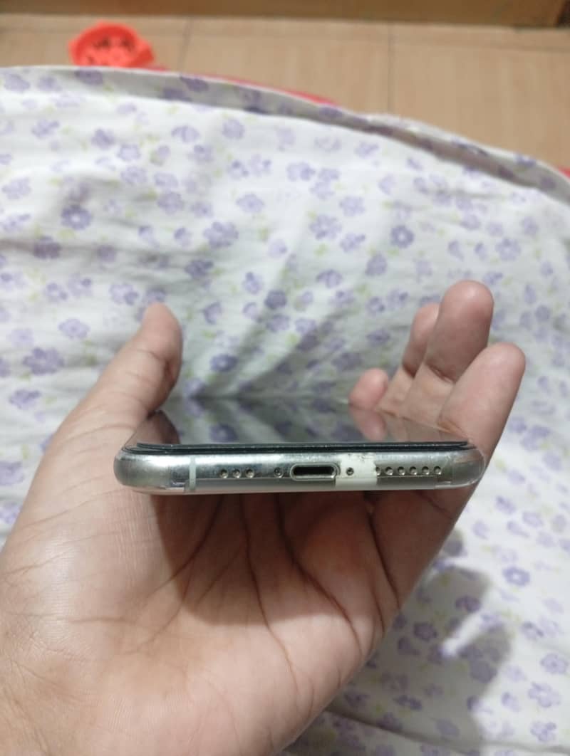 Apple iPhone 11 Pro 2