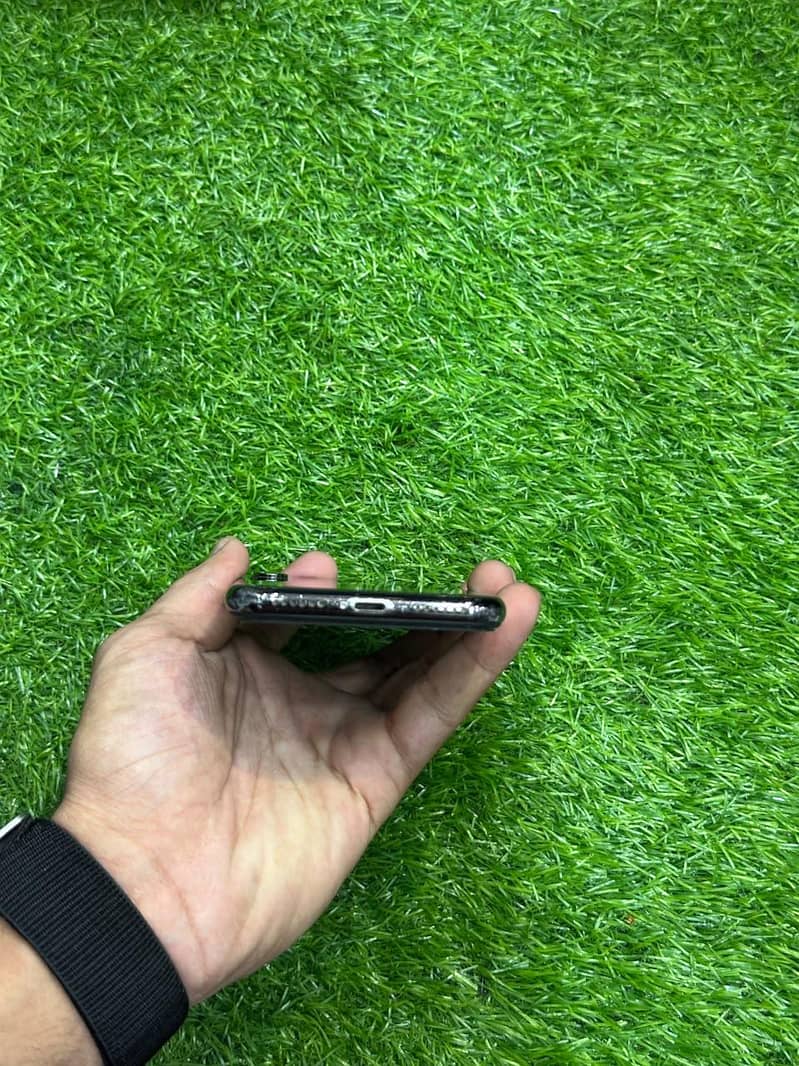 Apple iPhone X 3