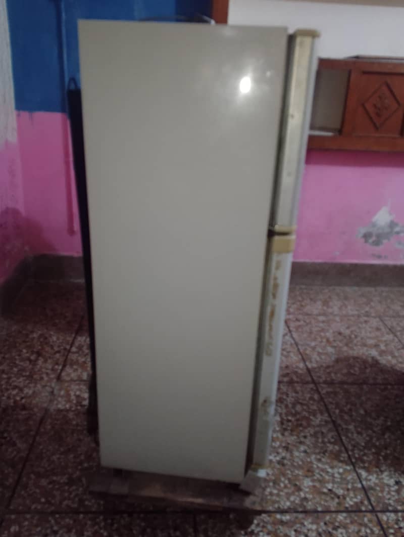 dawlance fridge 1