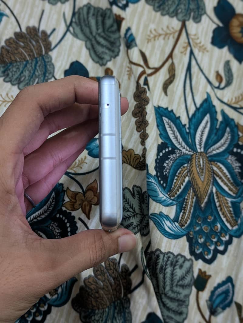 Google Pixel 7a 6