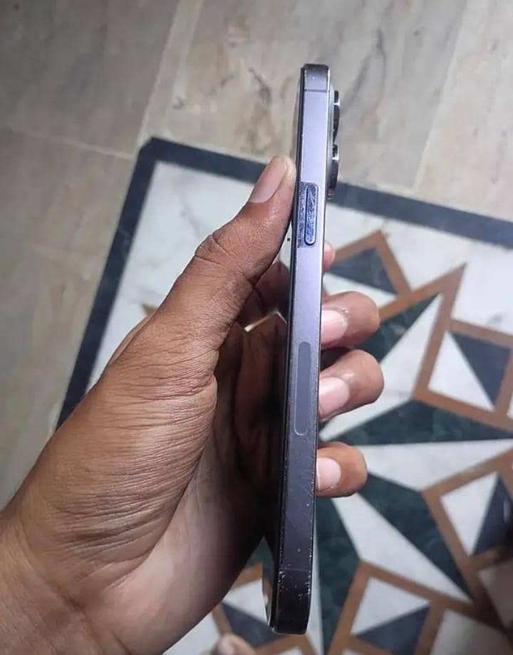 Apple iPhone 14 Pro Max 4