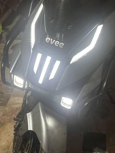 EVEE SQUBE FOR SELL JUST 2 MONTHS UES NO ANY ISSUES
