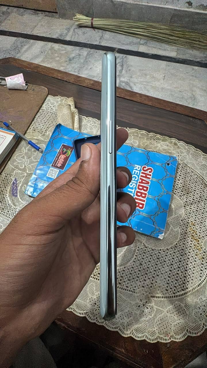 One Plus 10T 4