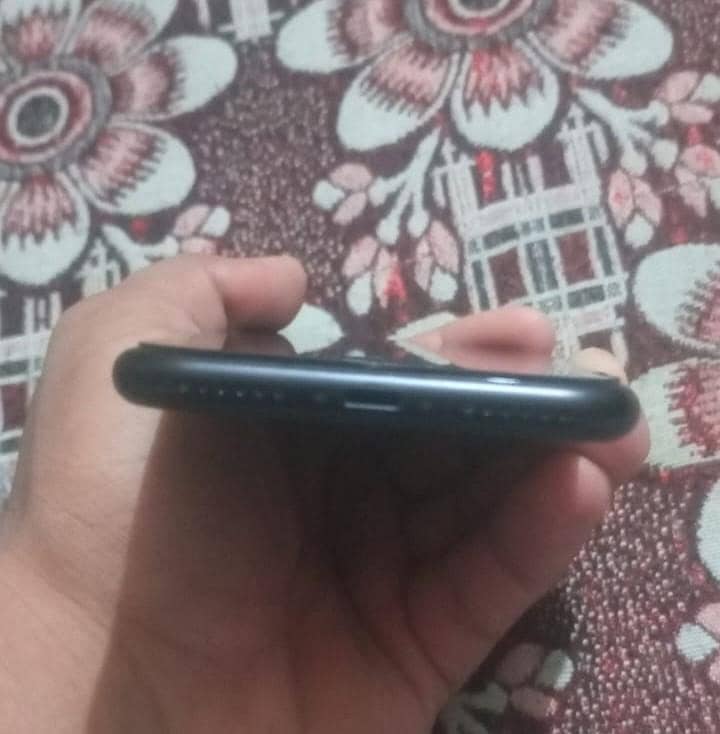 Iphone SE 2nd Generation 4
