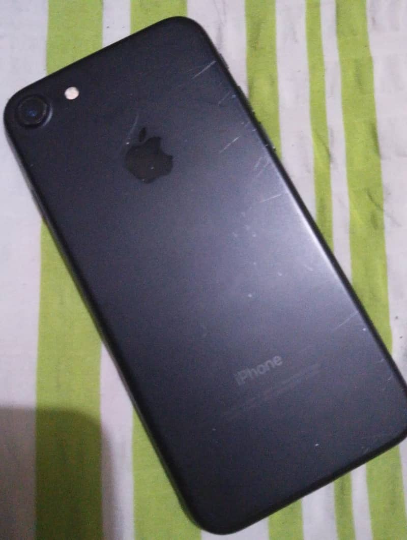 Apple iPhone 7 2