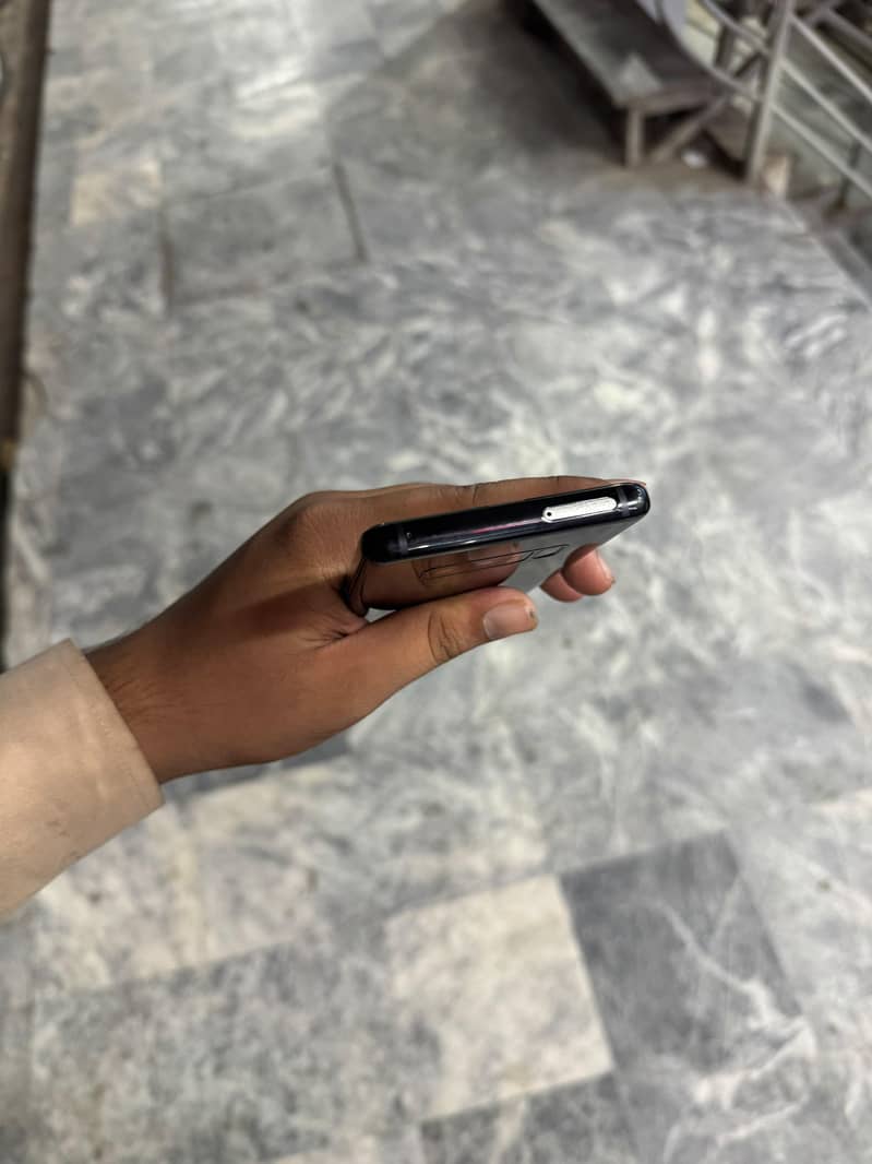 Samsung Mobile Note 8 5