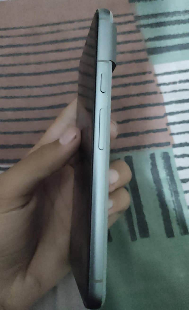 Google Pixel 8 2