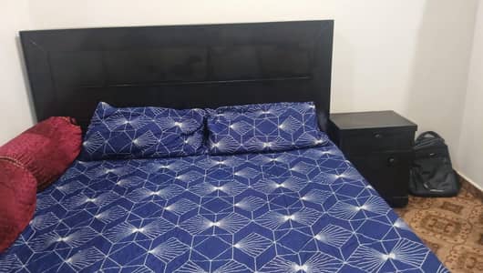 KING BED SET WITH ONE SIGHT TABLE AND MEDICATED MATTRESS